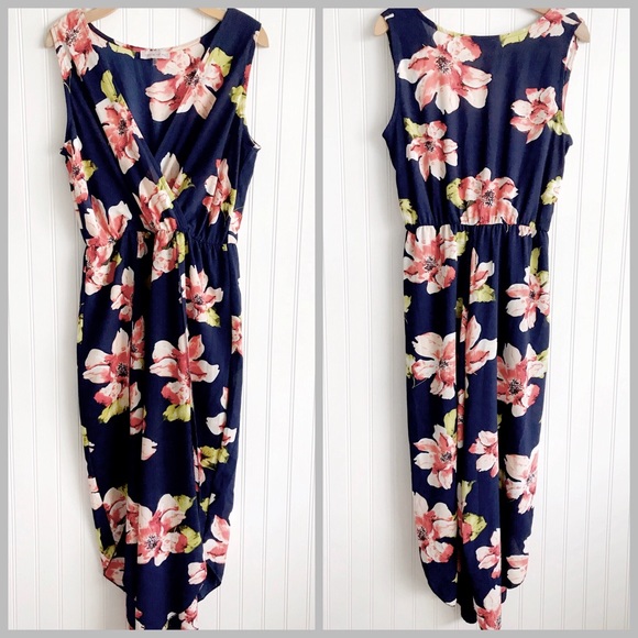 ⭐️ 3 for $25 Floral Jumpsuit - Picture 1 of 8